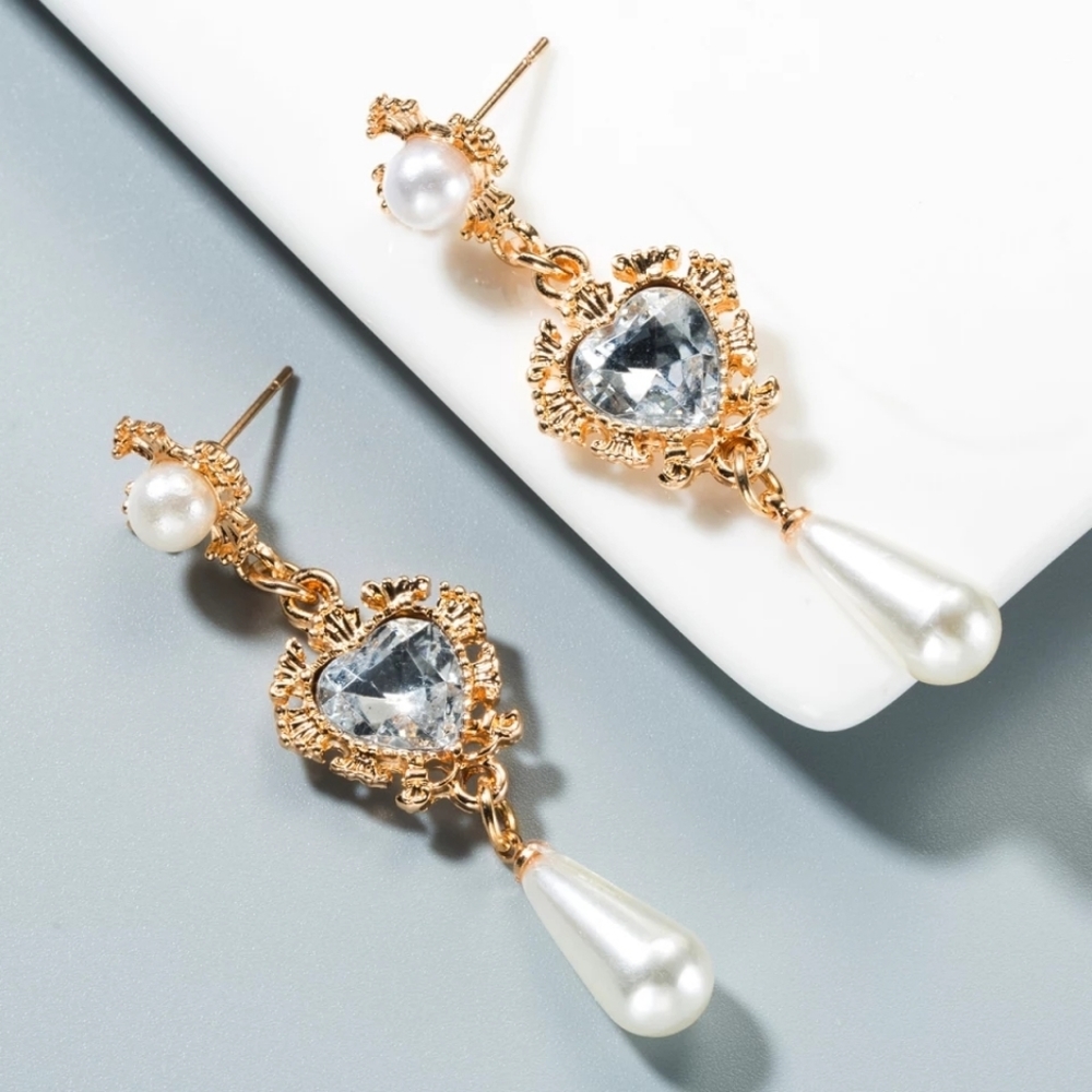 Glass Heart Pearl Drop Earrings - Picture 3 of 5